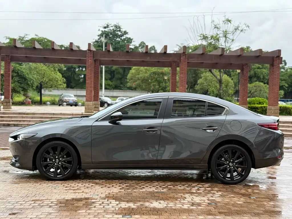 Mazda 3 Axela 2023