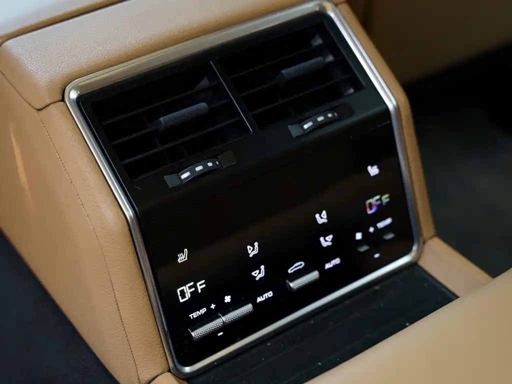 Porsche Panamera 2018 — фото 13