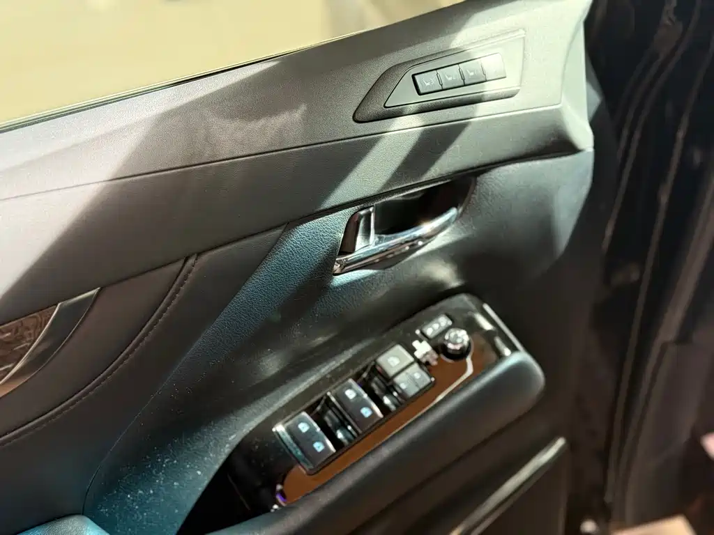 Toyota Alphard 2019 — фото 6