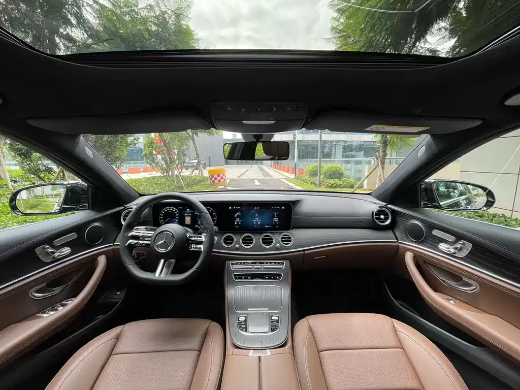 Mercedes-Benz E-Class 2022 — фото 14