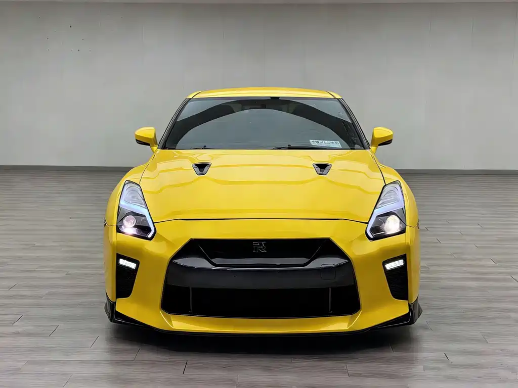 Nissan GT-R 2012 — фото 6