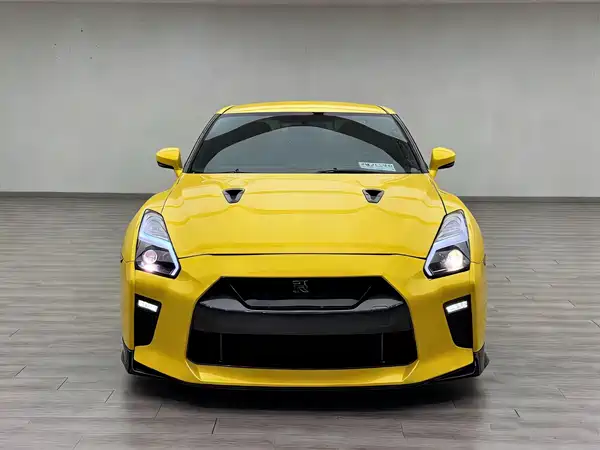 Nissan GT-R 2012