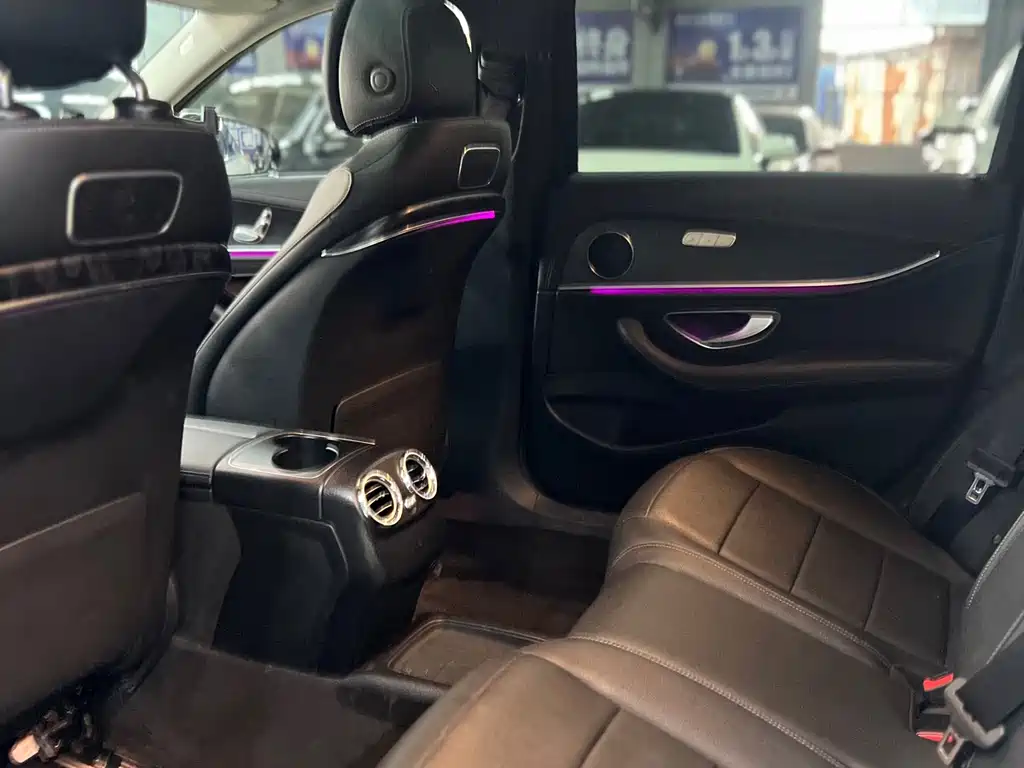 Mercedes-Benz E-Class 2019 — фото 13