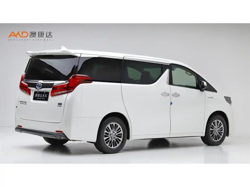 Toyota Alphard 2023 — фото 3