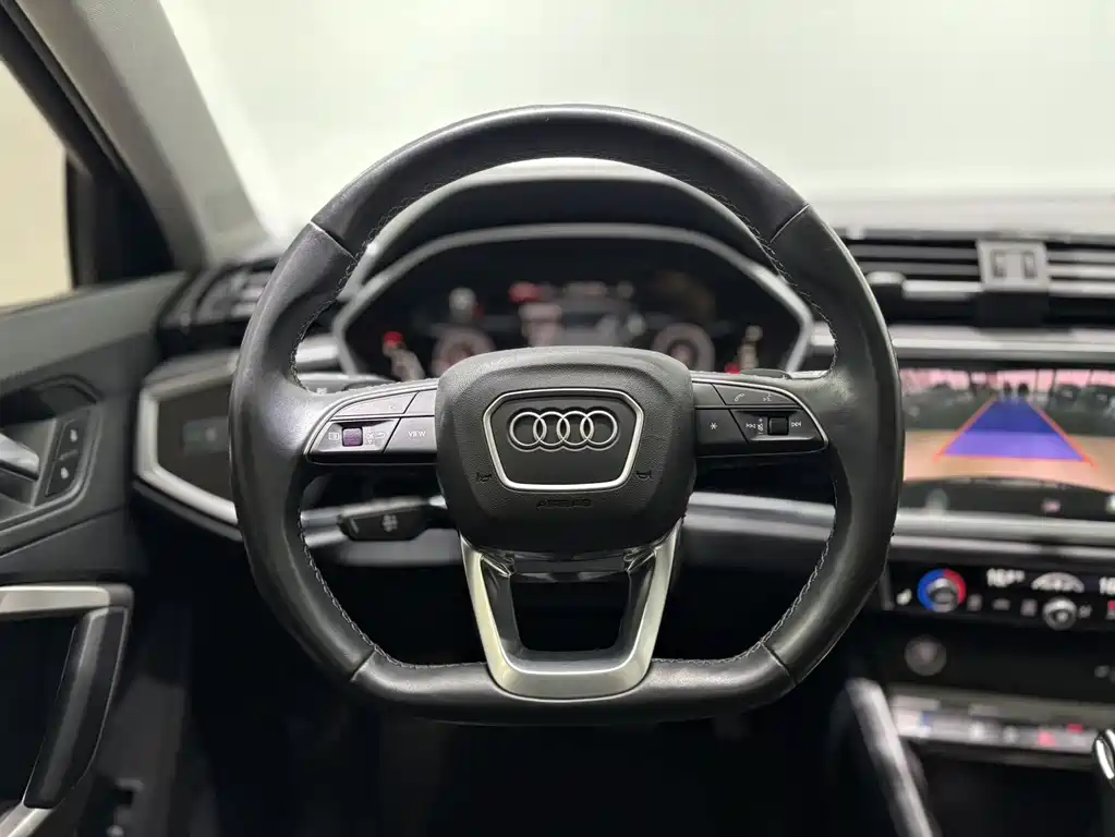 Audi Q3 2023 — фото 13