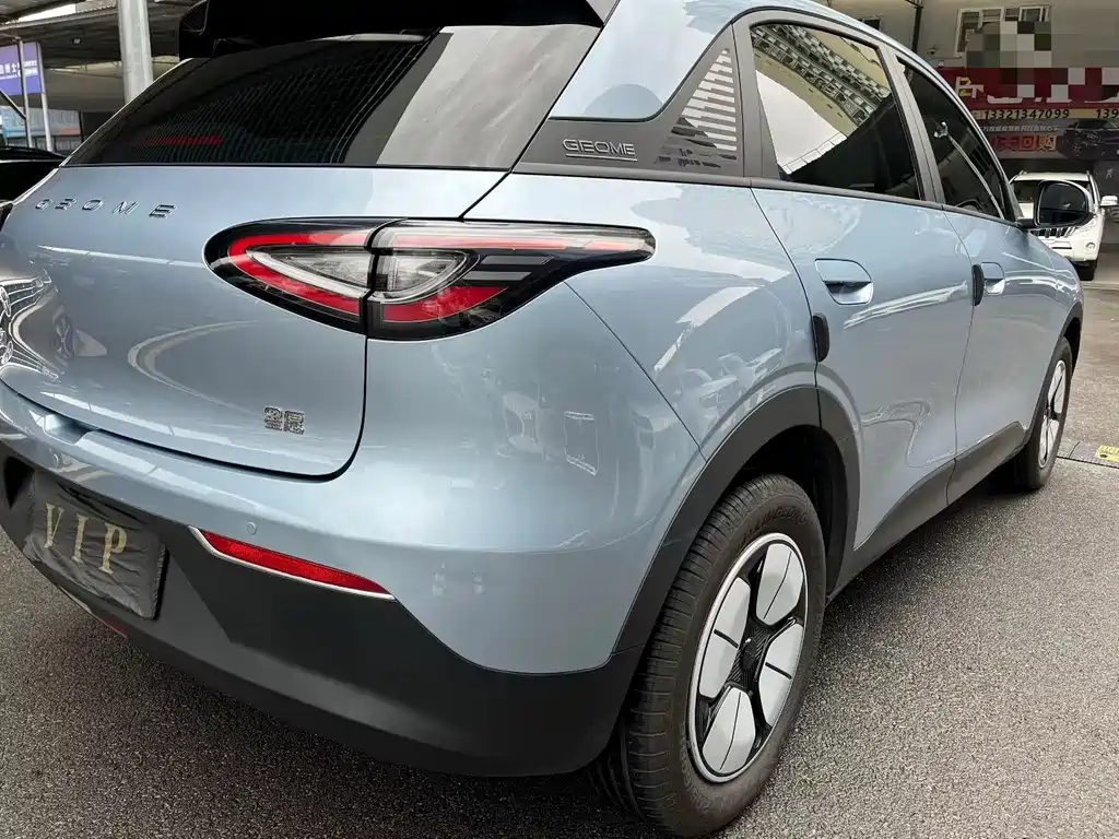 Geely Galaxy Starwish 2025 — фото 9
