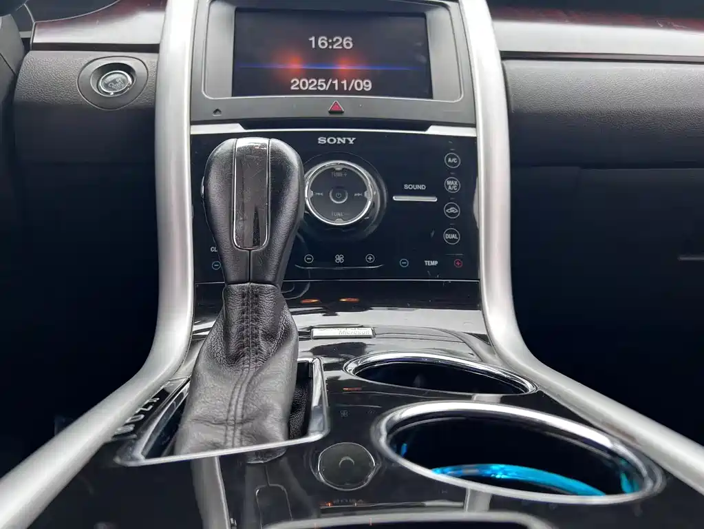 Ford Edge 2015 — фото 14