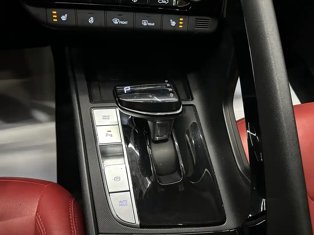Hyundai Elantra 2023 — фото 15