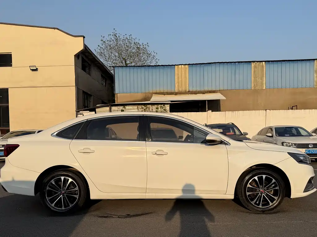 Roewe i6 Classic 2020 — фото 13