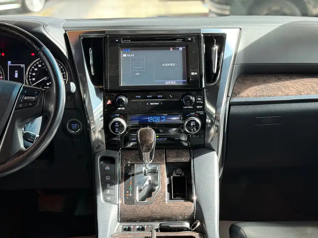 Toyota Alphard 2019 — фото 13