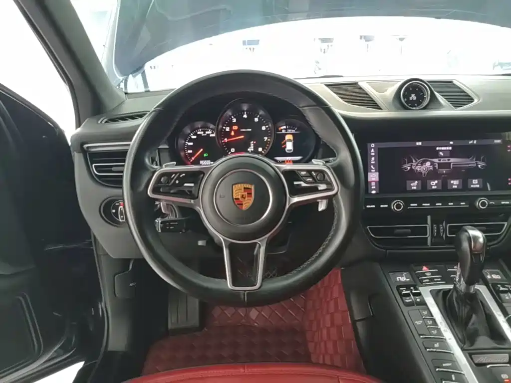 Porsche Macan 2021 — фото 11