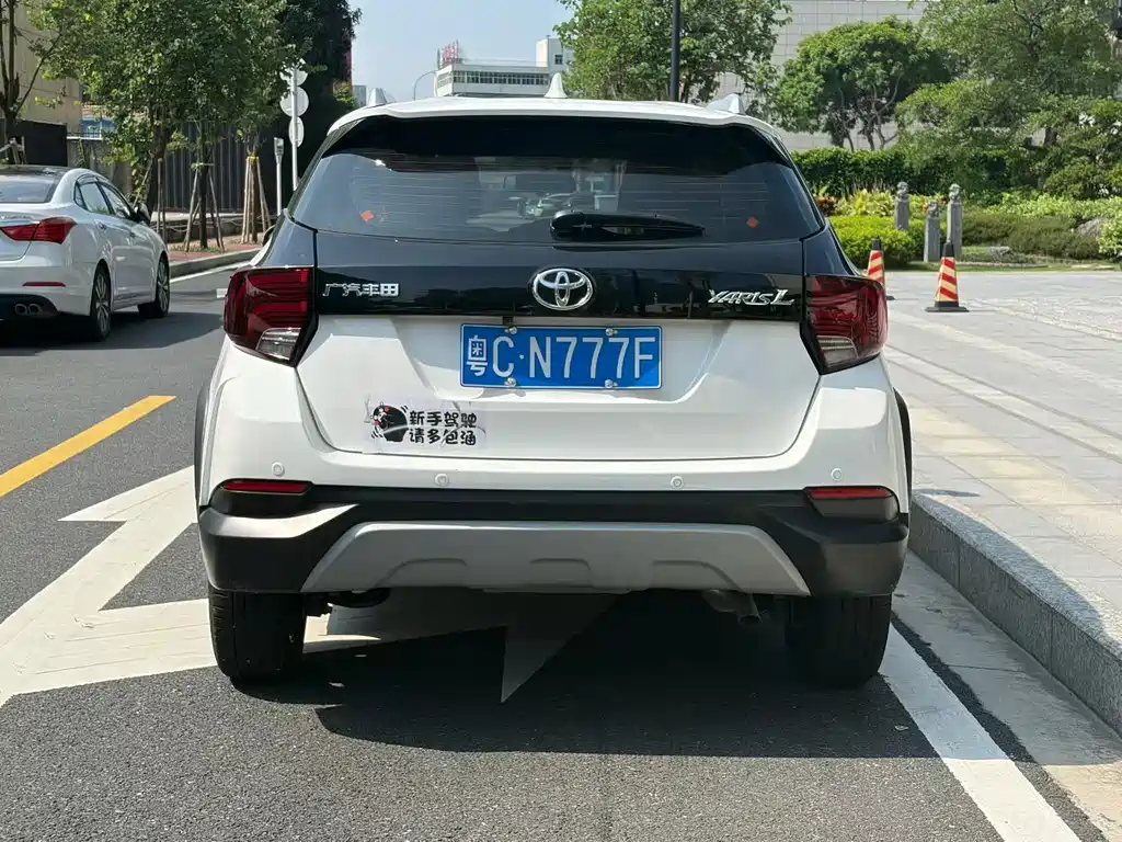 Toyota Yaris L 2021