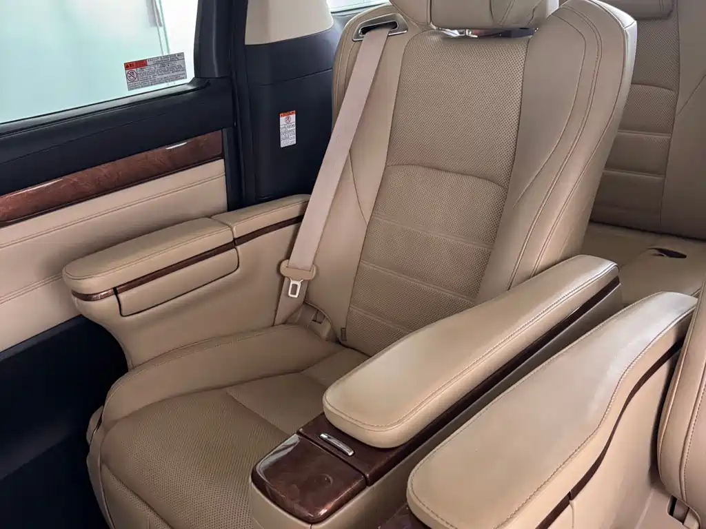 Toyota Alphard 2018 — фото 11