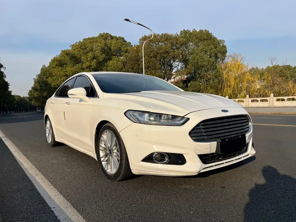 Ford Mondeo 2014 — фото 3