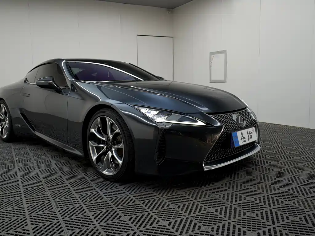 Lexus LC 2018 — фото 6
