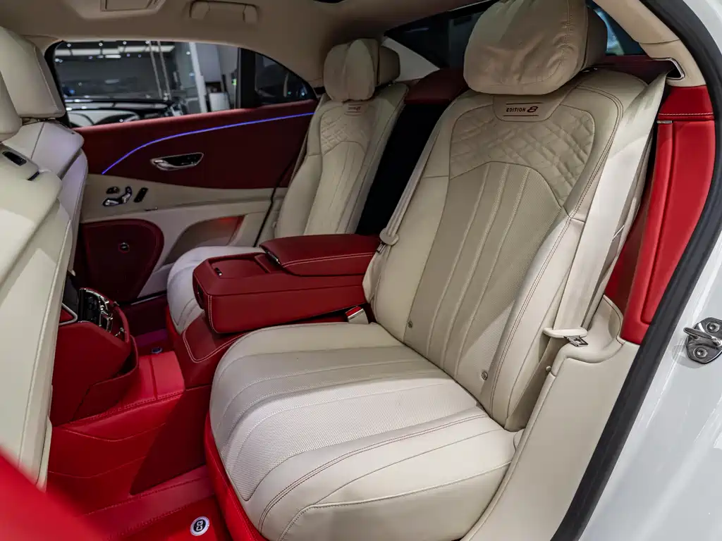 Bentley Flying Spur 2025 — фото 14
