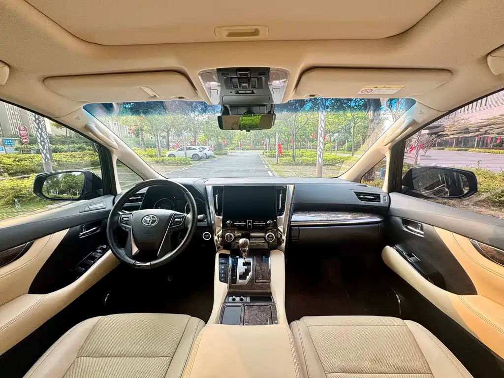 Toyota Vellfire 2022 — фото 7