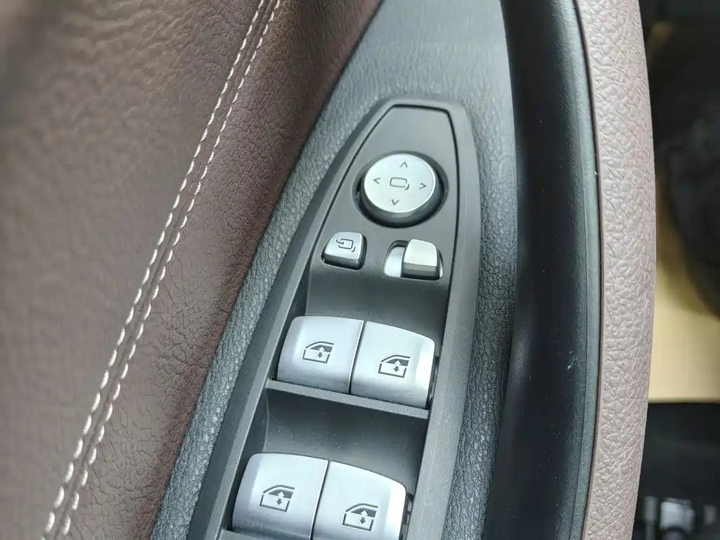 BMW X2 2023 — фото 12