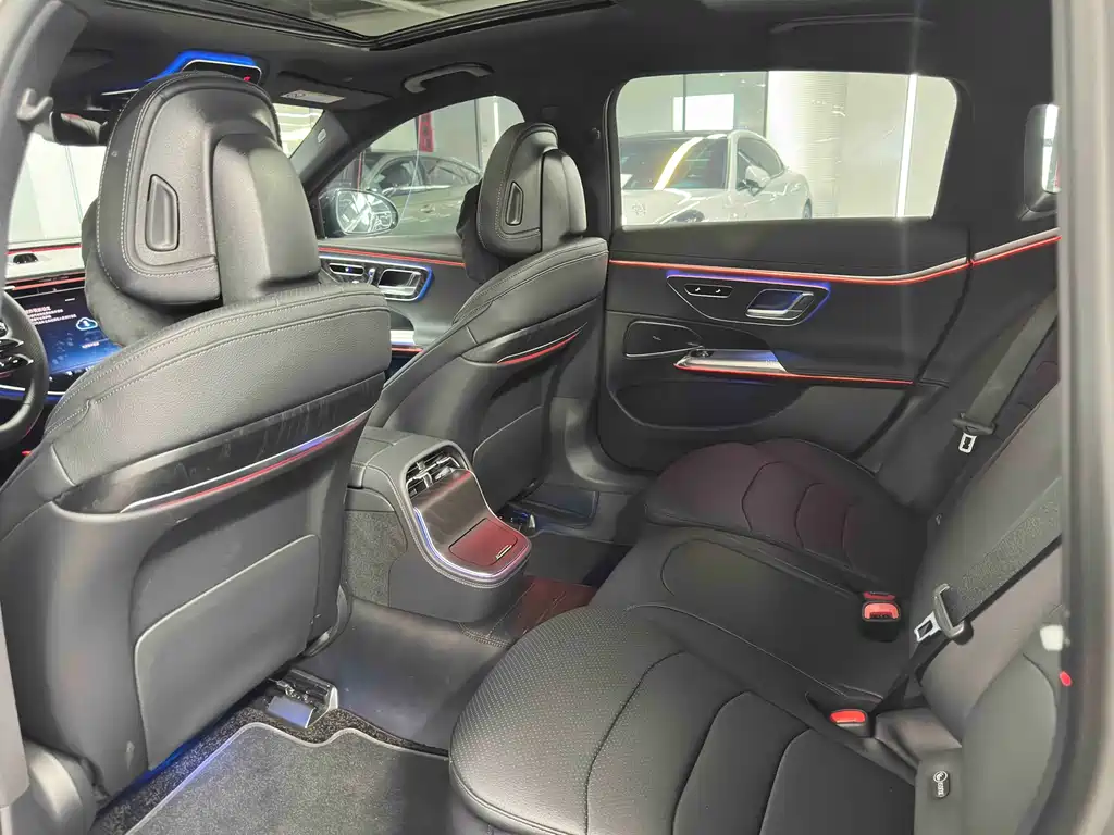 Mercedes-Benz E-Class New Energy 2025 — фото 20