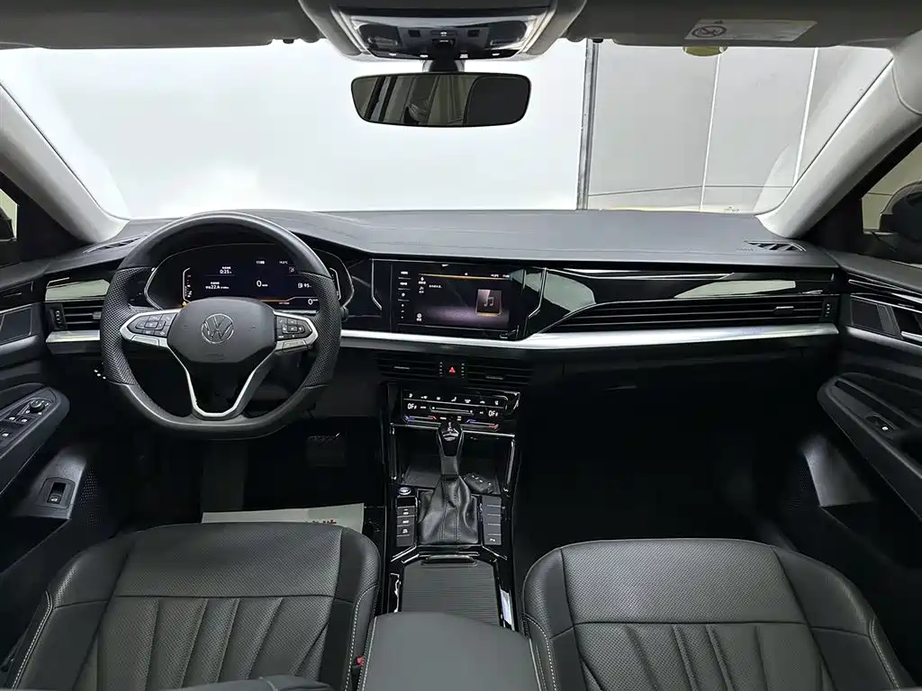 Volkswagen Passat 2025