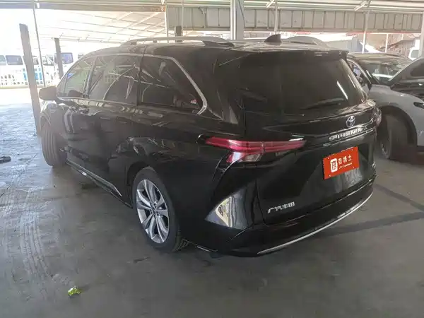 Toyota Sienna 2024