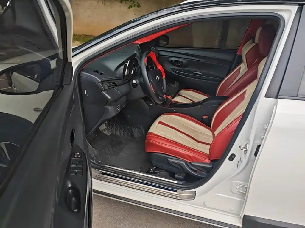 Toyota Yaris L 2021 — фото 16