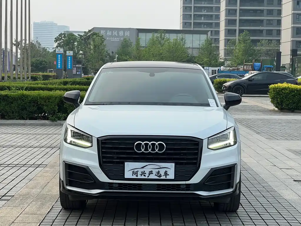 Audi Q2L 2020 — фото 2