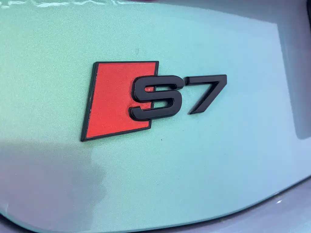 Audi S7 2023 — фото 18