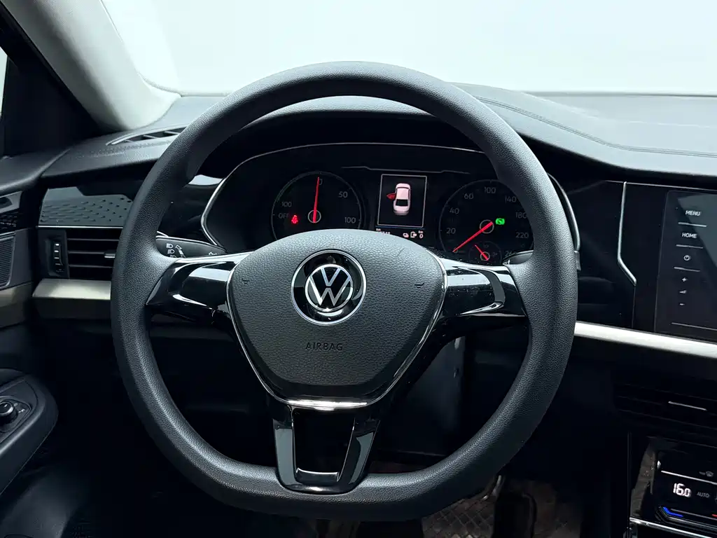 Volkswagen Passat PHEV 2022 — фото 9