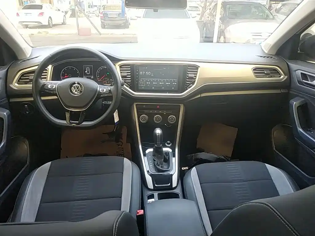 Volkswagen T-Roc 2018 — фото 10