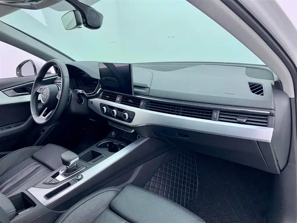 Audi A4L 2023 — фото 15