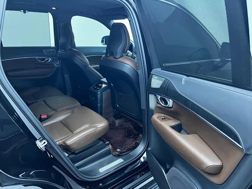 Volvo XC90 Plug-In Hybrid 2024 — фото 18