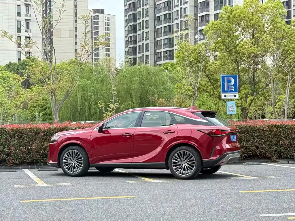 Lexus RX 2023