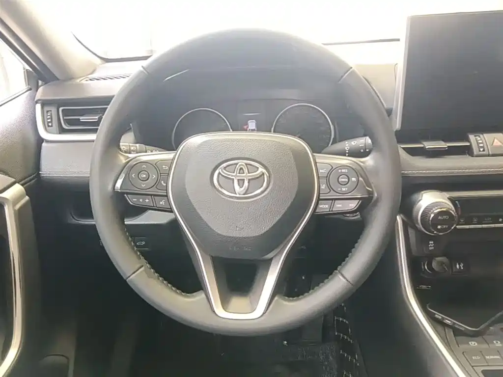Toyota Wildlander 2022 — фото 11