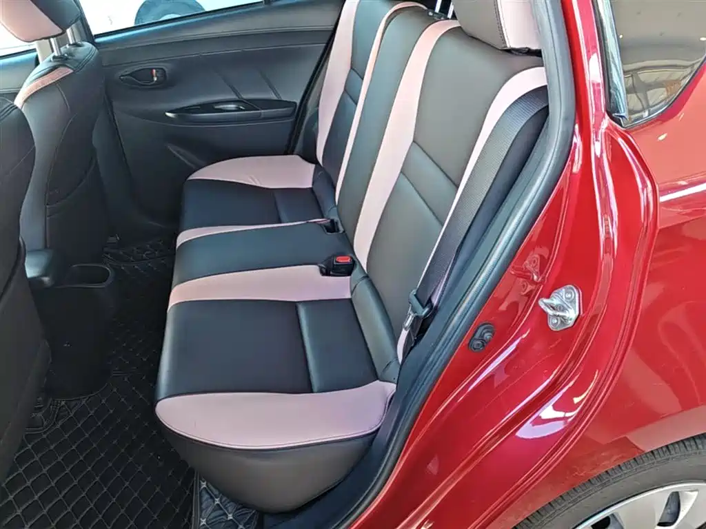 Toyota Yaris L 2022 — фото 17