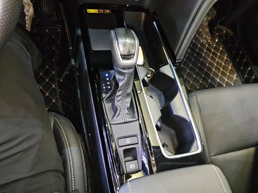 Toyota Camry 2025 — фото 14
