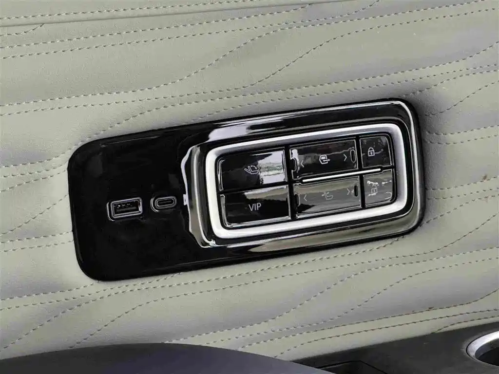 Buick Century 2023 — фото 18