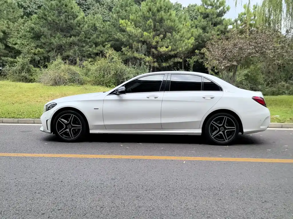 Mercedes-Benz C-Class 2021