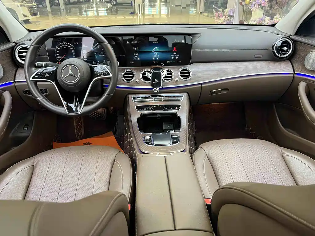 Mercedes-Benz E-Class 2023 — фото 8