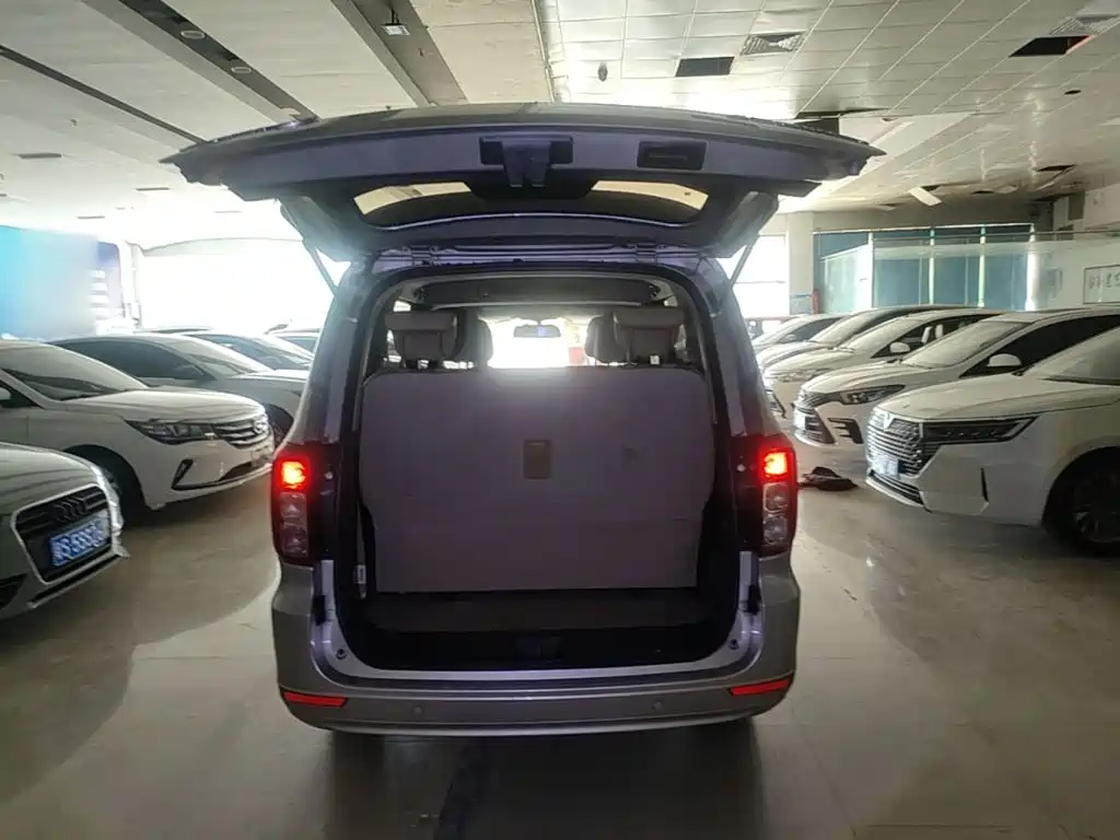 Wuling Hongguang 2019 — фото 19