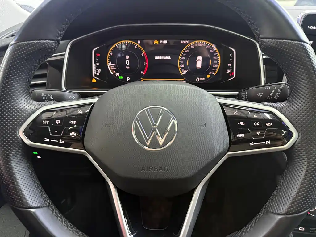 Volkswagen Tiguan L 2023 — фото 18