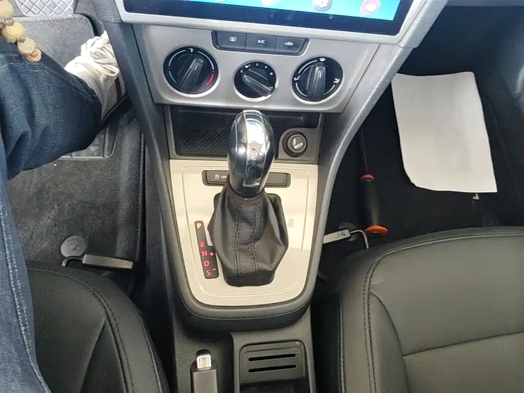 Volkswagen Gran Lavida 2015 — фото 14