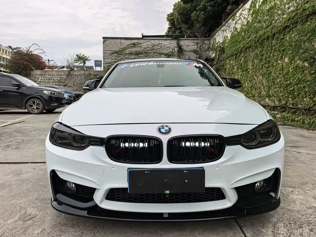 BMW 3 Series 2017 — фото 21