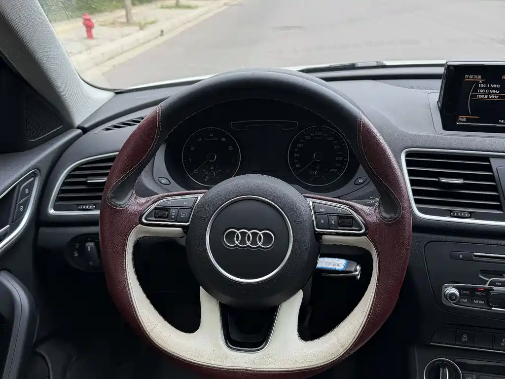 Audi Q3 2017 — фото 14