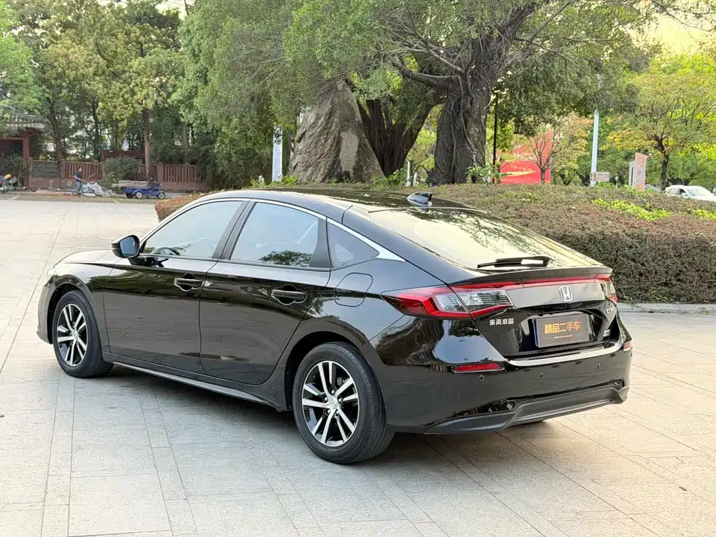 Honda Civic 2023 — фото 10