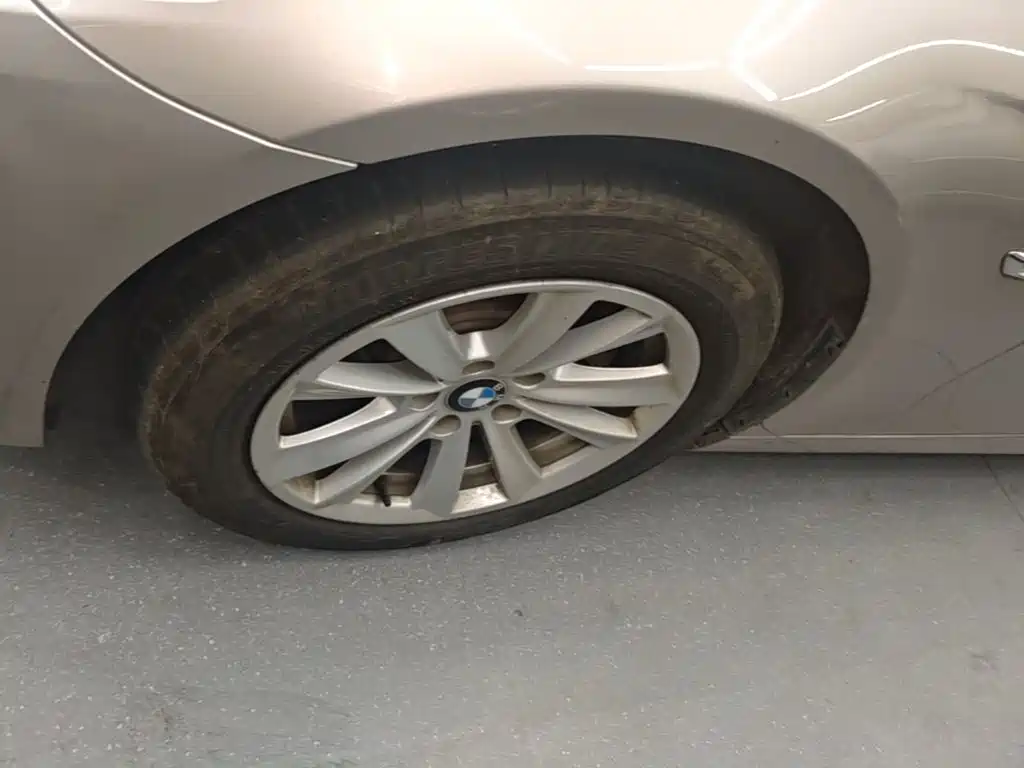 BMW 5 Series 2015 — фото 23
