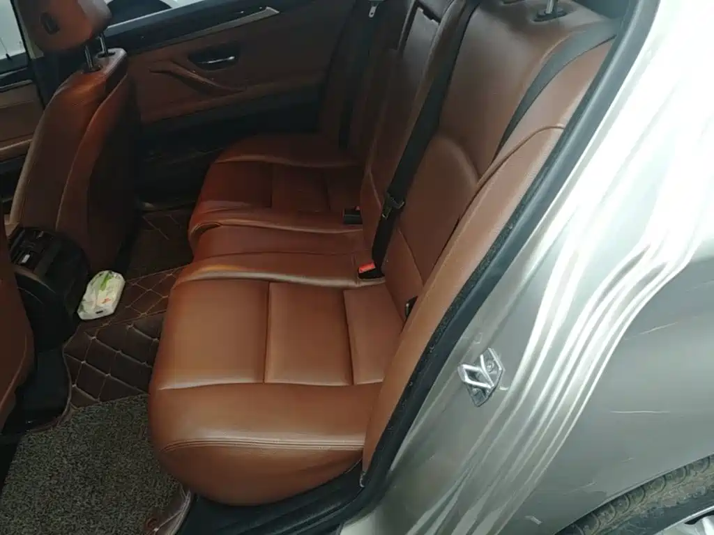 BMW 5 Series 2015 — фото 17
