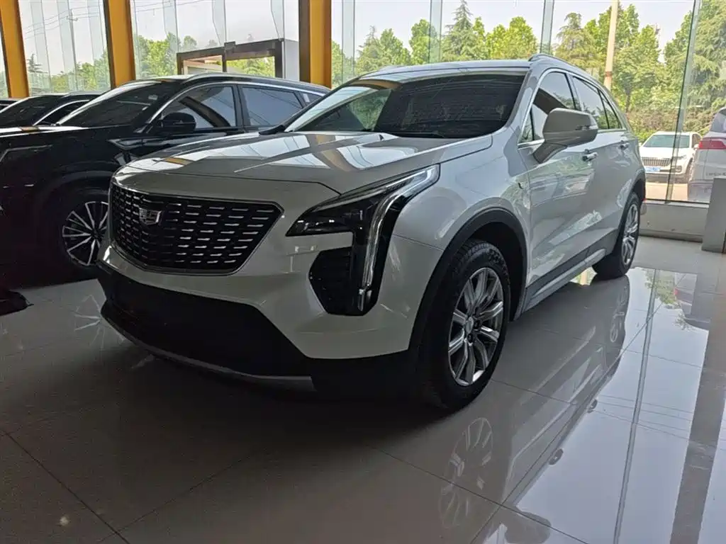 Cadillac XT4 2019 — фото 1