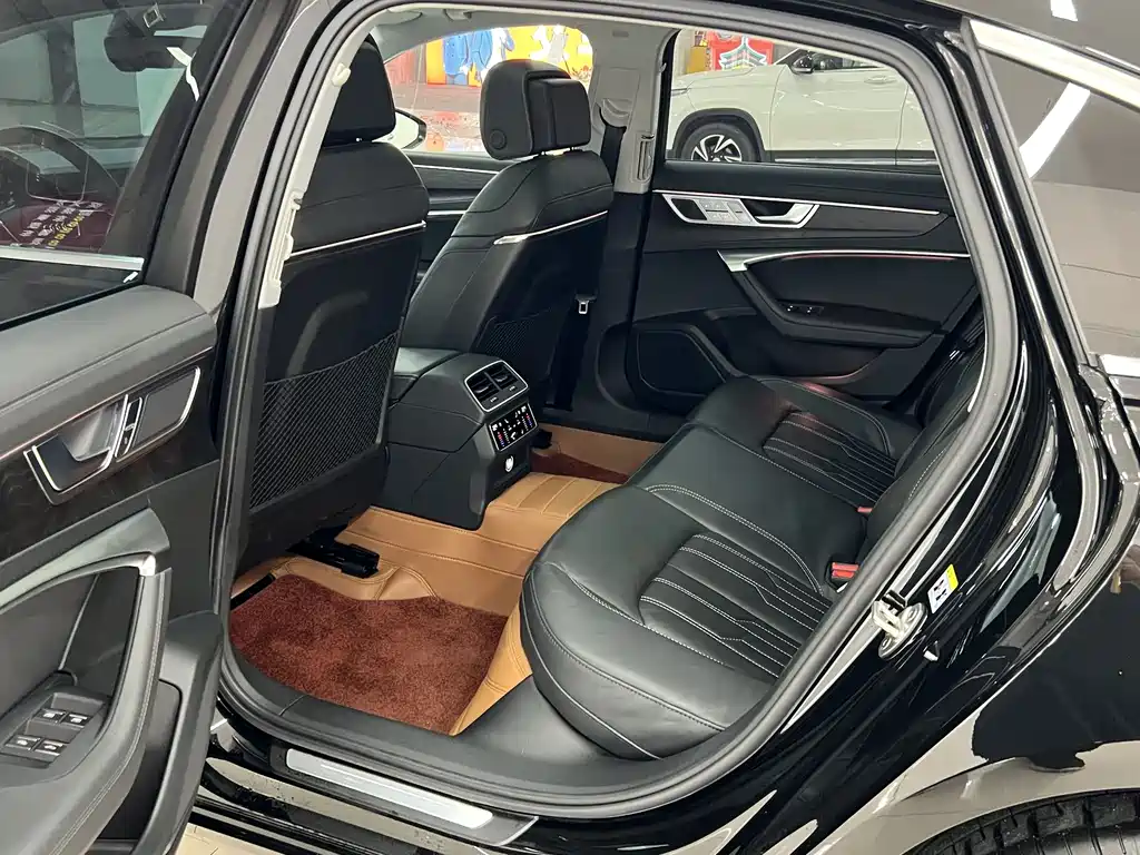 Audi A6L 2021