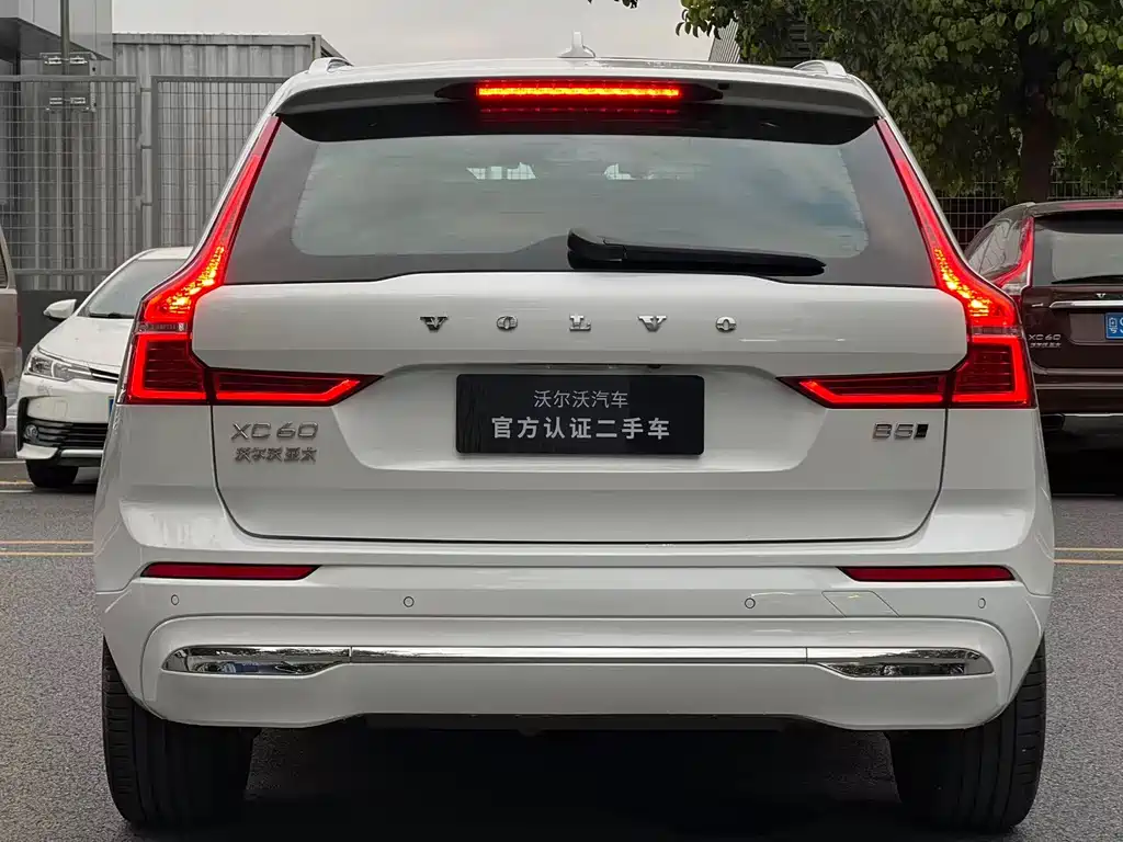 Volvo XC60 2024 — фото 11